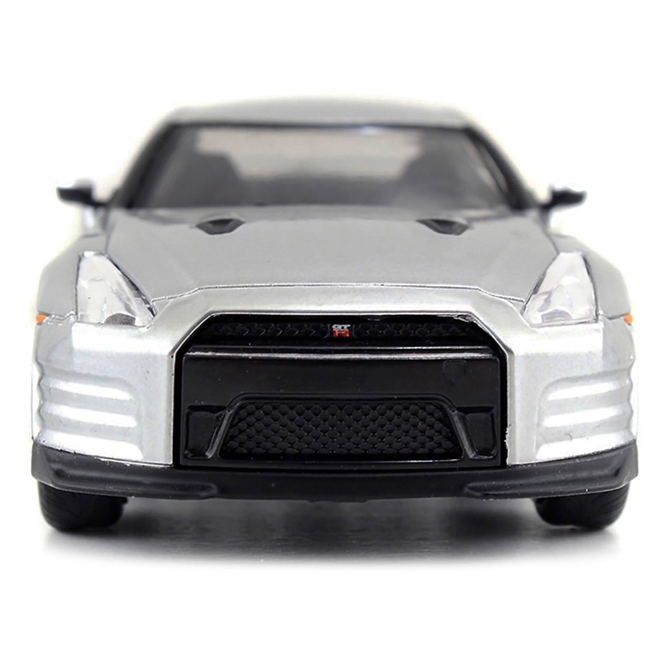 NISSAN GT-R R35 PLATA – Brian O’Conner – Rápidos y Furiosos · imagen 5