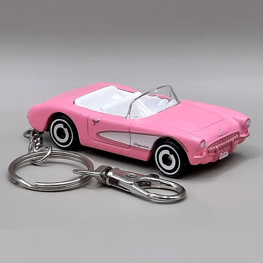 CHEVROLET CORVETTE 1956 - BARBIE LA PELÍCULA - Llavero · imagen 3